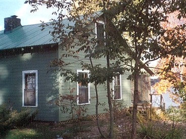 Private Vacation Rental Overloooking Lake near Saratoga Springs, New York - glamping.directory