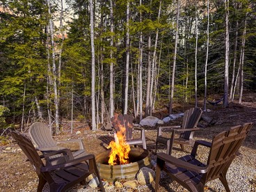 Nautical Chalet Retreat with Hot Tub and Game Room in Conway, New Hampshire - Conway, New Hampshire - glamping.directory