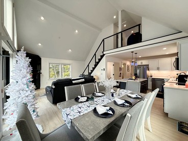 Nautical Chalet Retreat with Hot Tub and Game Room in Conway, New Hampshire - Conway, New Hampshire - glamping.directory