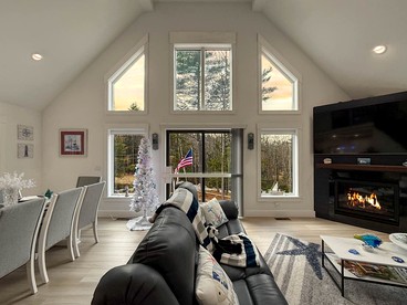 Nautical Chalet Retreat with Hot Tub and Game Room in Conway, New Hampshire - Conway, New Hampshire - glamping.directory