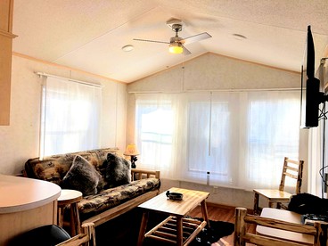 Romantic North Carolina Mountain Cabin for a Whittier Vacation - Whittier, North Carolina - glamping.directory