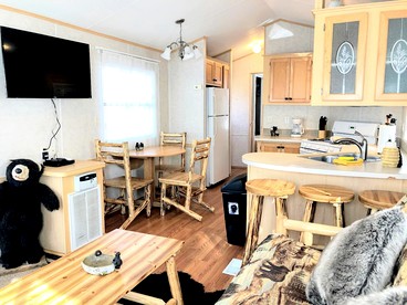 Romantic North Carolina Mountain Cabin for a Whittier Vacation - Whittier, North Carolina - glamping.directory