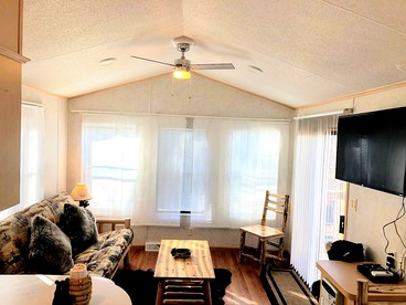 Romantic North Carolina Mountain Cabin for a Whittier Vacation - Whittier, North Carolina - glamping.directory