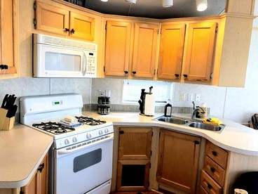 Romantic North Carolina Mountain Cabin for a Whittier Vacation - Whittier, North Carolina - glamping.directory
