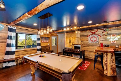 Unforgettable Design Cabin with Fire Pit and Spectacular Game Room in Big Bear Lake, California - Big Bear Lake, California - glamping.directory