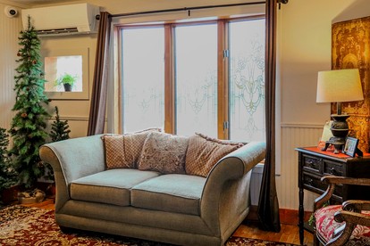 Spacious King Suite in Charming Inn for Romantic Getaway near Logan, Ohio - Logan, Ohio - glamping.directory