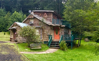Majestic Mountain Vacation Rental for Six in Ashe County, North Carolina - glamping.directory