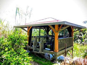 Fabulous Cabin Rental for a Glamping Getaway near Volcanoes National Park, Hawaii - Pepeekeo, Hawaii - glamping.directory
