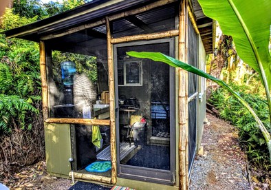 Fabulous Cabin Rental for a Glamping Getaway near Volcanoes National Park, Hawaii - Pepeekeo, Hawaii - glamping.directory