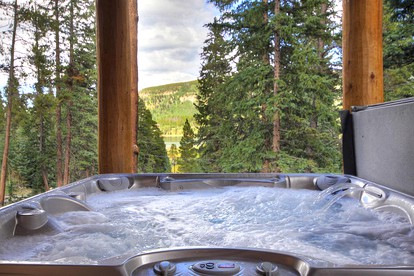 Luminous Cabin with Hot-Tub, Fireplace and Barbecue in Breckenridge, Colorado - Breckenridge, Colorado - glamping.directory