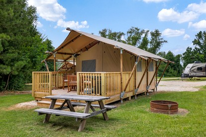 Glamping Getaway on Lake Livingston in Onalaska, TX - glamping.directory