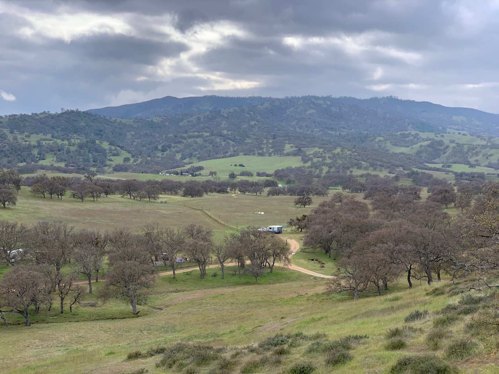 40min to Pinn/Song of the Ancients - Paicines, California - glamping.directory