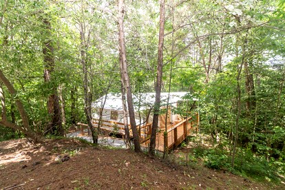 Rustic Copperhill Cabin Perfect for a Romantic Getaway in Tennessee - Copperhill, Tennessee - glamping.directory