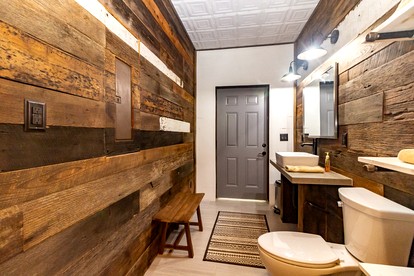 Rustic Copperhill Cabin Perfect for a Romantic Getaway in Tennessee - Copperhill, Tennessee - glamping.directory