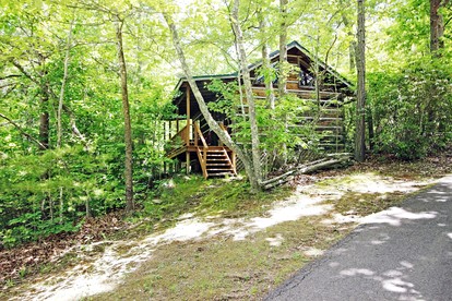 Rustic Copperhill Cabin Perfect for a Romantic Getaway in Tennessee - glamping.directory