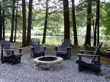 Riverfront Cabin Rental with Lovely Screened Porch near Potsdam, New York - Potsdam, New York - glamping.directory