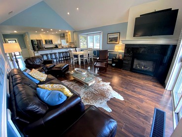 Classy White Mountains Cabin for a Weekend Getaway in NH - Carroll, New Hampshire - glamping.directory