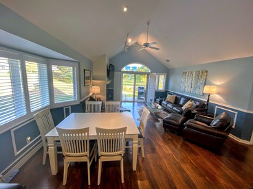 Classy White Mountains Cabin for a Weekend Getaway in NH - Carroll, New Hampshire - glamping.directory