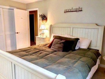 Lovely Bretton Woods Vacation Cottage on a Ski Trail - Carroll, New Hampshire - glamping.directory