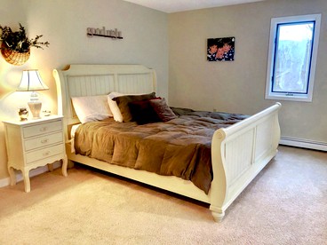 Lovely Bretton Woods Vacation Cottage on a Ski Trail - Carroll, New Hampshire - glamping.directory