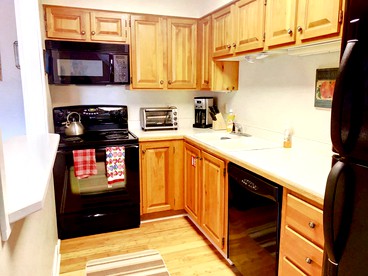 Lovely Bretton Woods Vacation Cottage on a Ski Trail - Carroll, New Hampshire - glamping.directory