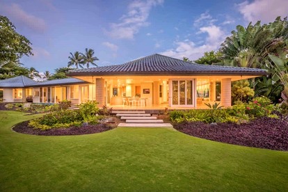 Private Oceanfront Retreat with Lush Tropical Gardens on Anini Beach, Kauai, Hawaii - glamping.directory