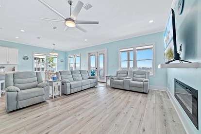 Luxurious Waterfront Lagoon Home with Heated Pool & Private Dock near Gulf Shores, Alabama - Gulf Shores, Alabama - glamping.directory