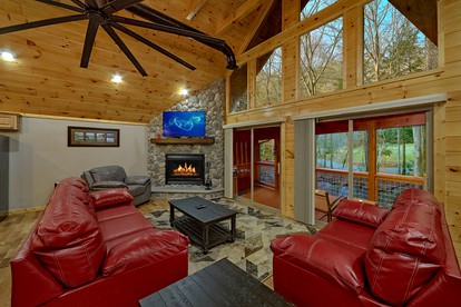 Creekside Cabin Rental near the Great Smoky Mountains for a Tennessee Vacation - Gatlinburg, Tennessee - glamping.directory