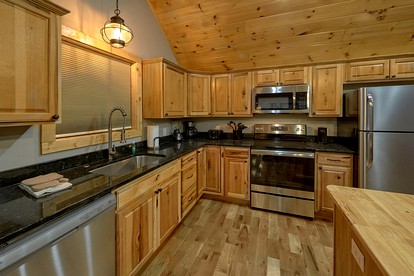 Creekside Cabin Rental near the Great Smoky Mountains for a Tennessee Vacation - Gatlinburg, Tennessee - glamping.directory
