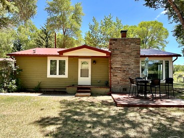 Pet-Friendly River Cabin with Amazing Landscape Views in Wyoming - glamping.directory