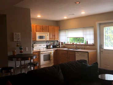 Beautiful and Luxurious Guest Suite Rental Ideal for Weekend Getaways from Kansas City - Excelsior Springs, Missouri - glamping.directory