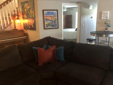 Beautiful and Luxurious Guest Suite Rental Ideal for Weekend Getaways from Kansas City - Excelsior Springs, Missouri - glamping.directory