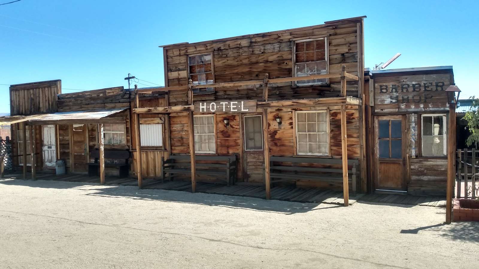 Golden Cactus Wild West Town - Pearsonville, California - glamping.directory