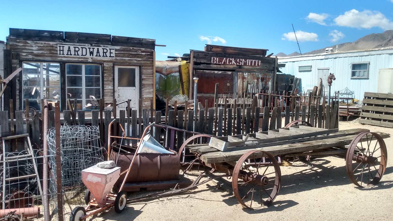 Golden Cactus Wild West Town - Pearsonville, California - glamping.directory