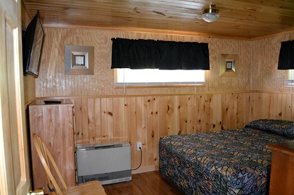 Cozy Four-Person Camping Rental with Channel Views near Portsmouth, New Hampshire - Weirs Beach, New Hampshire - glamping.directory