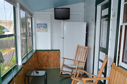 Cozy Four-Person Camping Rental with Channel Views near Portsmouth, New Hampshire - Weirs Beach, New Hampshire - glamping.directory