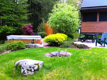 Cozy Log Cabin with a Private Hot Tub near Beartown State Forest, Massachusetts - Monterey, Massachusetts - glamping.directory