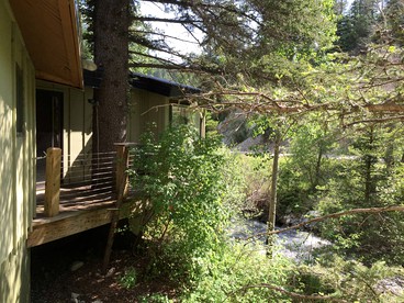 Cozy Retreat Ideal for Skiing in Northern New Mexico - Taos Ski Valley, New Mexico - glamping.directory