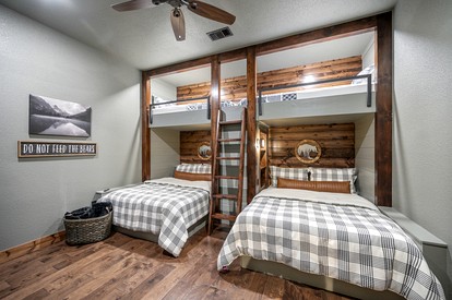 Incredible Spacious Vacation Rental for an Unforgettable Family Escape in Broken Bow, Oklahoma - Broken Bow, Oklahoma - glamping.directory