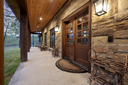 Incredible Spacious Vacation Rental for an Unforgettable Family Escape in Broken Bow, Oklahoma - Broken Bow, Oklahoma - glamping.directory