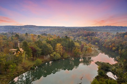 Incredible Spacious Vacation Rental for an Unforgettable Family Escape in Broken Bow, Oklahoma - Broken Bow, Oklahoma - glamping.directory