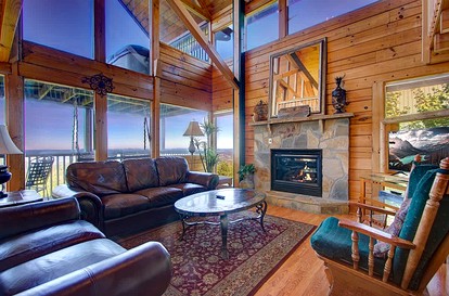 Extraordinary Smoky Mountain Cabin with Panoramic Views, Hot Tub & Arcade near Pigeon Forge and Gatlinburg, TN - Sevierville, Tennessee - glamping.directory