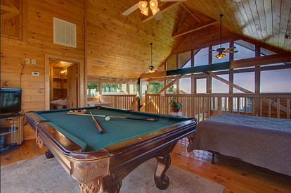 Extraordinary Smoky Mountain Cabin with Panoramic Views, Hot Tub & Arcade near Pigeon Forge and Gatlinburg, TN - Sevierville, Tennessee - glamping.directory