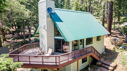 Spacious Cabin For Large Groups Located in the Charming Sky High Ranch in California! - glamping.directory