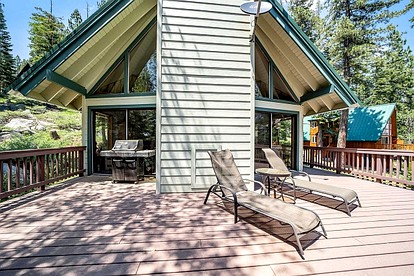 Spacious Cabin For Large Groups Located in the Charming Sky High Ranch in California! - Bear Valley , California - glamping.directory