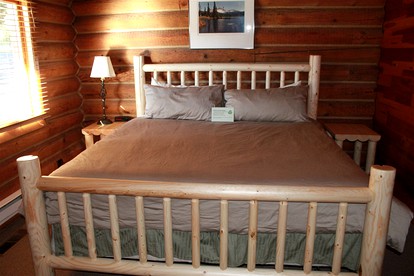 Idyllic Log Cabin with Private Hot Tub in Mount Hood Resort, Oregon - Mt. Hood, Oregon - glamping.directory