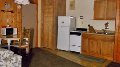 Cozy Wood Cottage Rental with Fireplace in White Mountains of Arizona - glamping.directory