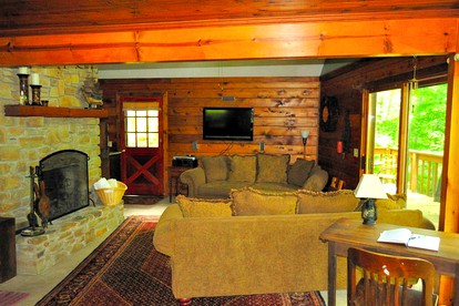 Wooded & Fabulous Brown County Cabin with Hot Tub Near Nashville, IN - Nashville, Indiana - glamping.directory