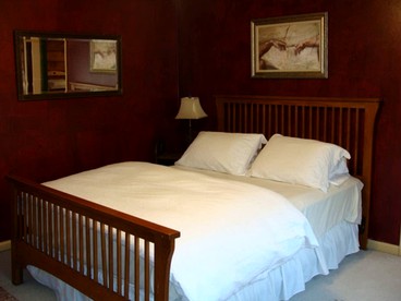 Wooded & Fabulous Brown County Cabin with Hot Tub Near Nashville, IN - Nashville, Indiana - glamping.directory