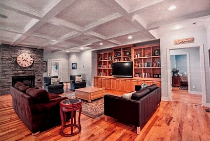 Splendid Cabin with Outdoor Pool in Tennessee - Franklin, Tennessee - glamping.directory